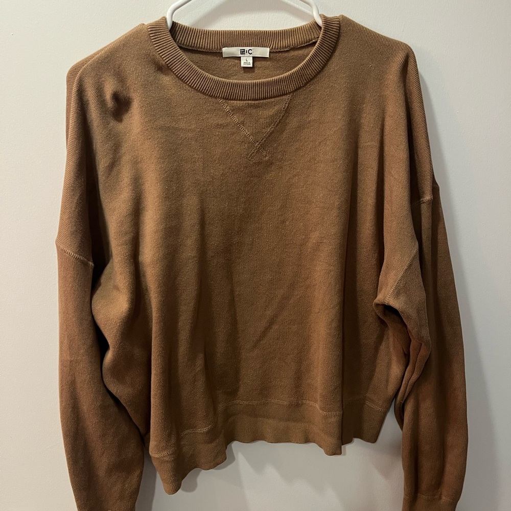 Uniqlo Women's Tan Crew Neck Sweater